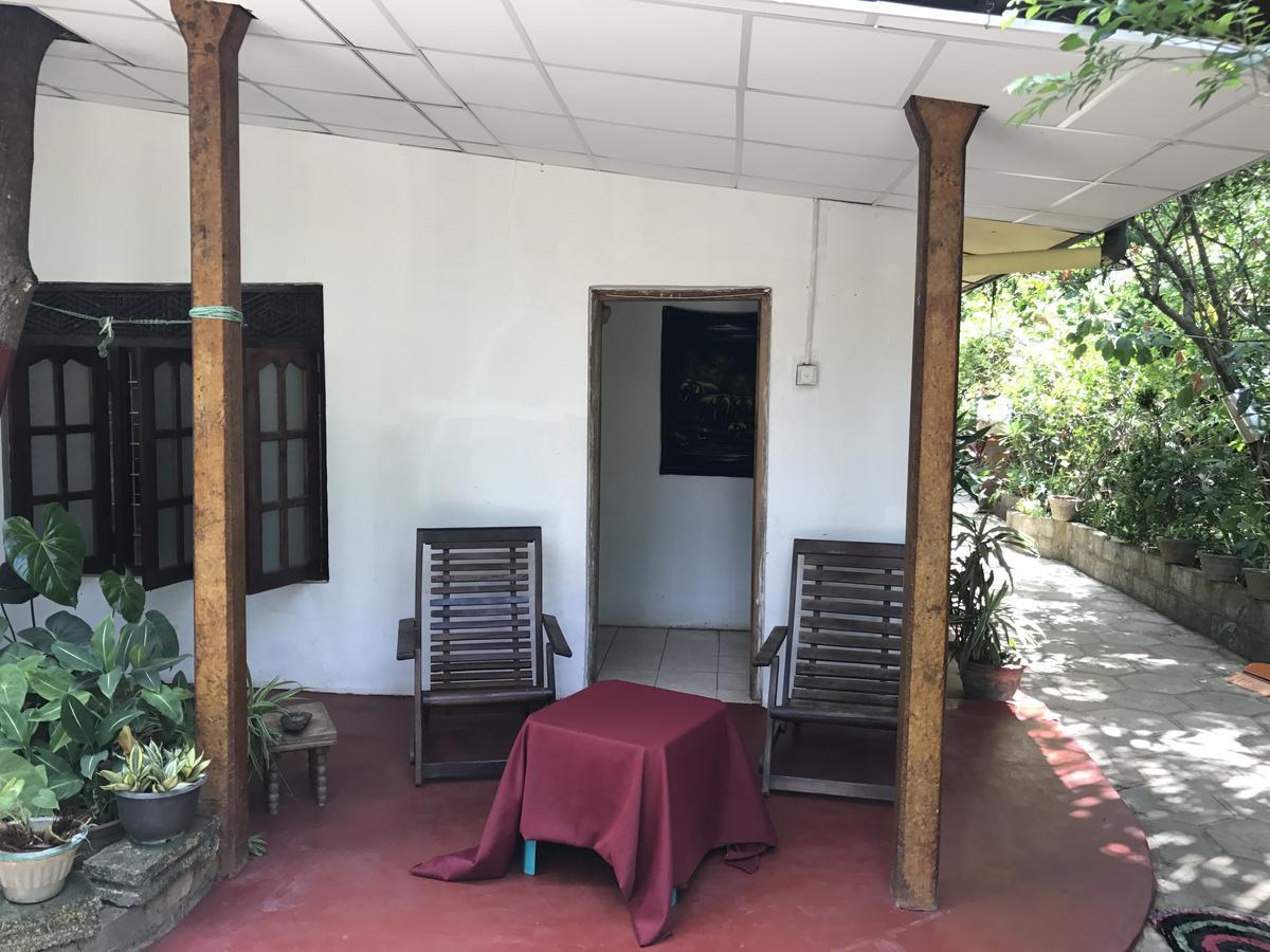 Kalana Homestay Сигирия Экстерьер фото