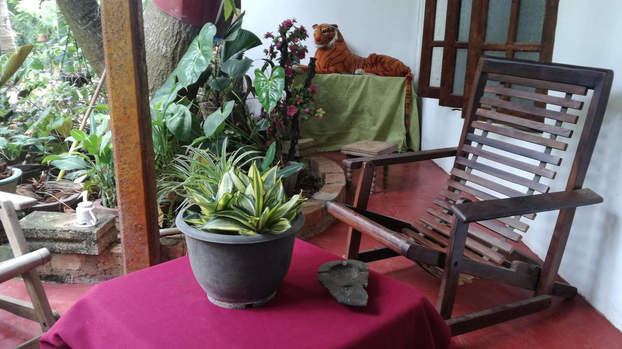 Kalana Homestay Сигирия Экстерьер фото