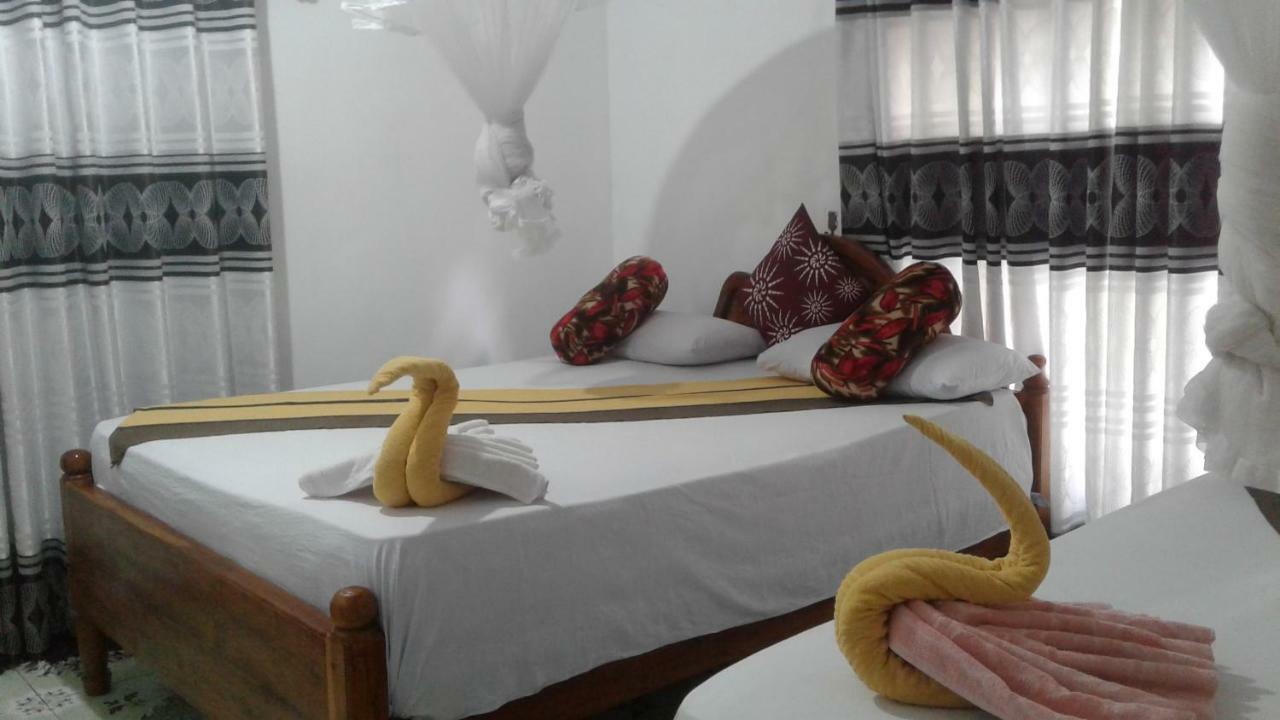 Kalana Homestay Сигирия Экстерьер фото